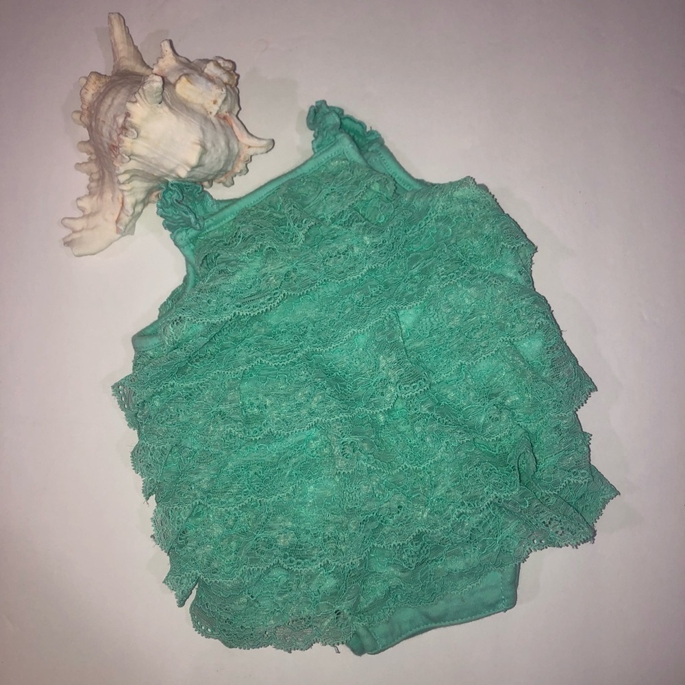 𝅺5 for $10 Cherokee Ruffled Onesie Size Newborn